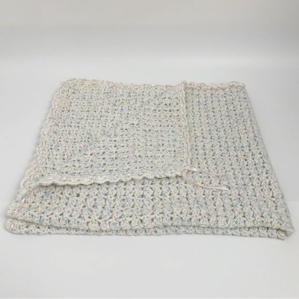 Handmade Crochet Baby Blanket Grandma‎ Chic baby girl 30” X 33”